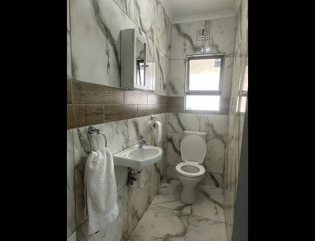 8 BEDROOM FREEHOLD FOR SALE IN MANDELA PARK